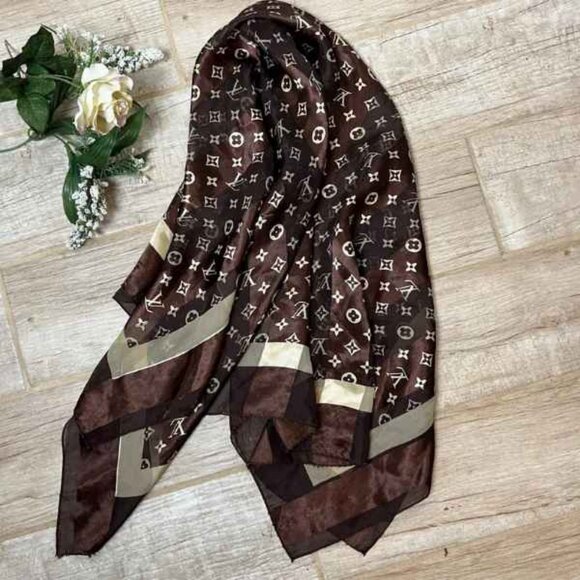 Vintage LV 100% Silk Scarf 38”x38” Large Made in France - Picture 3 of 13